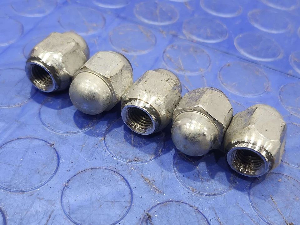 96-20 Toyota RAV4 Steel Wheel Acorn Lug Nuts - 5 Genuine OEM 9094201021 Foto 3 de 3