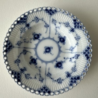 6 Royal Copenhagen Blue Full Fluted Lace Berry Bowls # 1081 2nd Quality