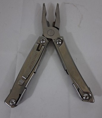 LEATHERMAN Multi-tool:  REV