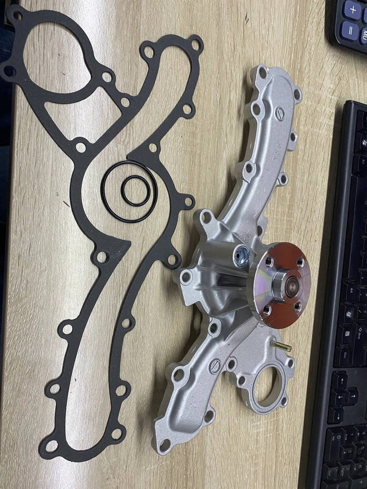 Bomba de agua del motor V6 3,5 L para Lexus ES350 RX450h Toyota Highlander Camry EE. UU. Foto 4 de 4