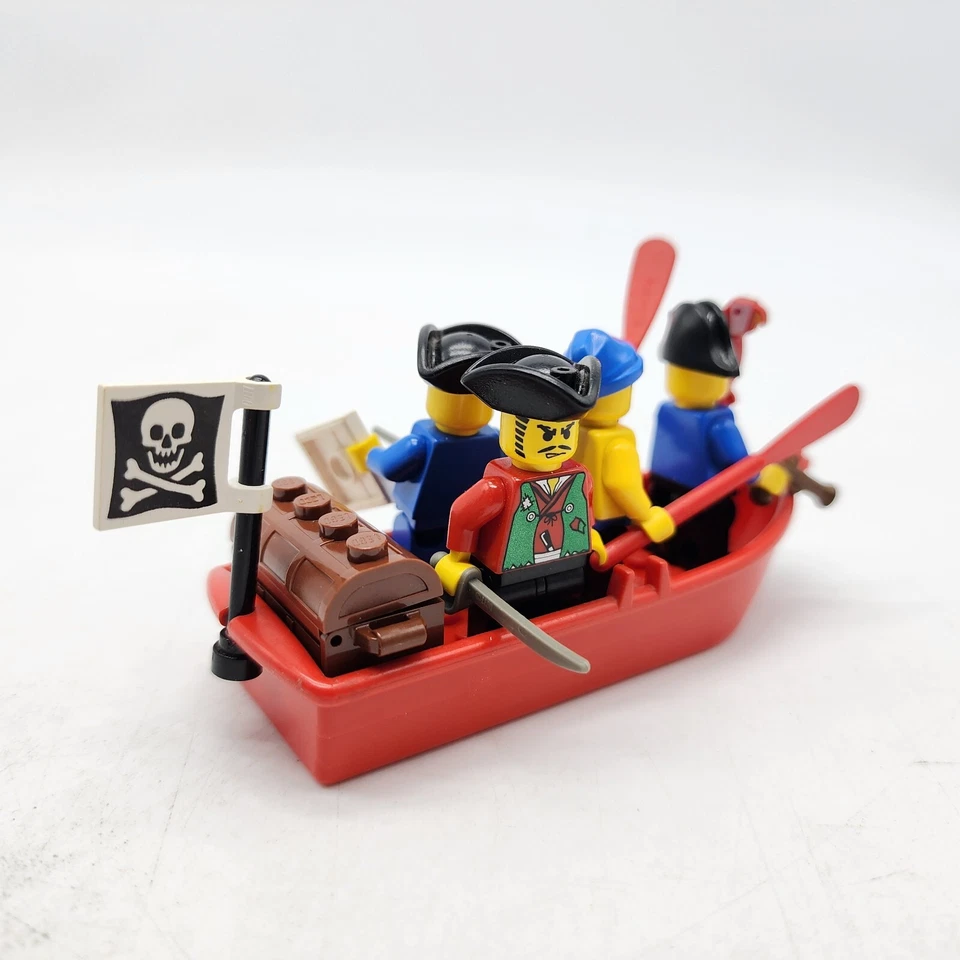 Lote De Colección Lego De 4 Minifiguras Piratas Con Barco Rojo Remos Loro Espada Cofre Foto 3 de 4