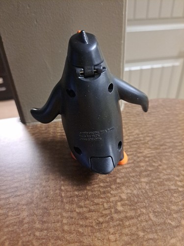 McDonalds Penguins of Madagascar 2010 Flip Open Penguin Kids Happy Meal Toy - Picture 2 of 6