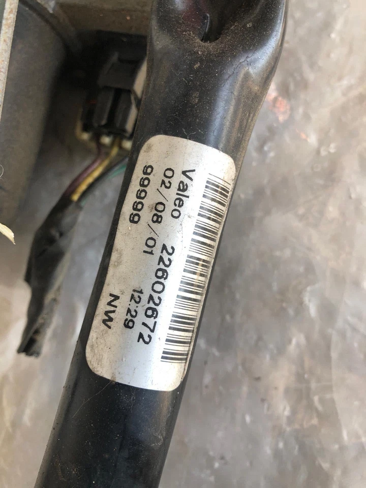 2001 OldsMobile Alero GL Windshield Wiper Transmission Linkages w/ Motor - Image 4 of 4