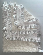 PARENTS CHOICE ROSETTE SWIRLS WHITE IVORY SATIN BABY BLANKET H1