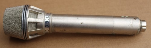 AKG D190C microphone