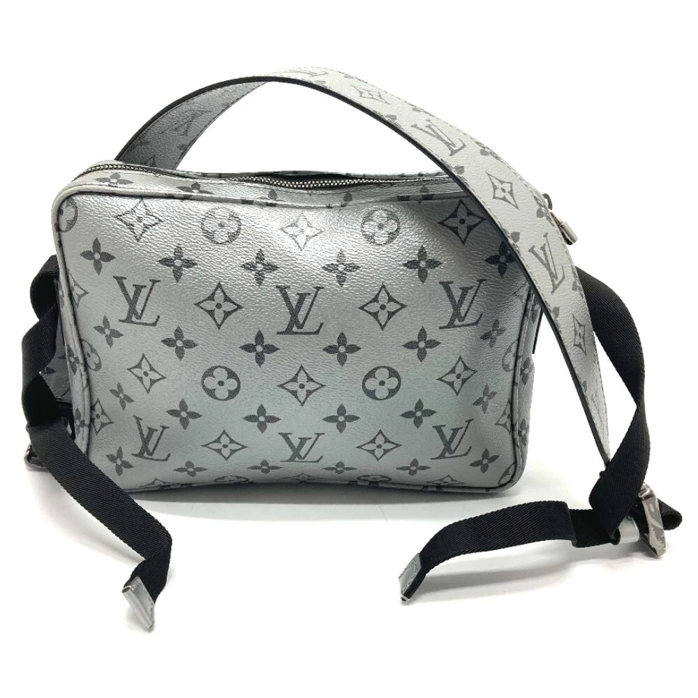 Top hơn 57 về louis vuitton shoulder bag black cdgdbentreeduvn #42 Top hơn 57 về louis vuitton shoulder bag black cdgdbentreeduvn
