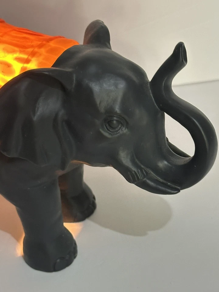 Abajur de mesa vintage Cheyenne elefante luz/safári noturno vidro âmbar BOM VEJA!! - Imagem 3 de 4