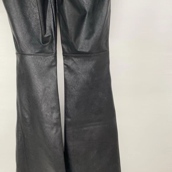 Pantalón SPANX NUEVO CON ETIQUETAS Acampanado Imitación Cuero en Lujo Negro Cintura Alta Informal Pequeño Foto 4 de 4