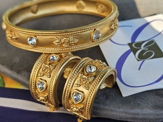 Vintage Avon Elizabeth Taylor Love Blooms Bangle Bracelet & Earrings Clip Hearts
