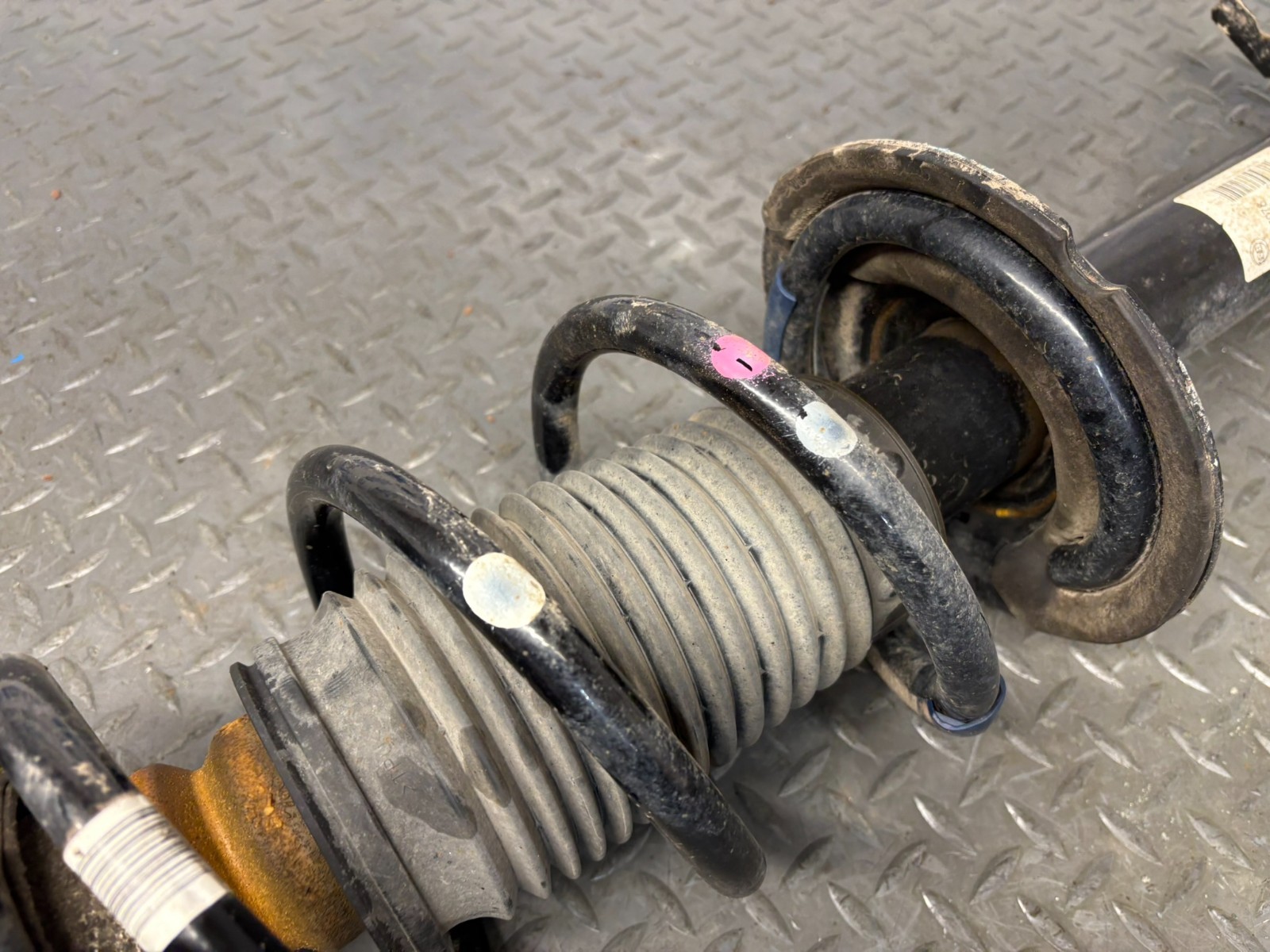 PEUGEOT BOXER 2.2 DIESEL (2023) - NS (PASSENGER)  FRONT SUSPENSION LEG thumbnail 2