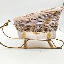 VTG  Christmas Holiday SANTA SLEIGH BASKET CENTERPIECE Gold, White Some Damage