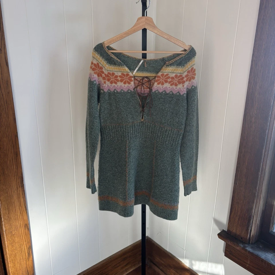 Free People Green Wool Blend Fair Isle Boho Tunic Sweater V-Neck Tie Front Large - Image 2 of 4