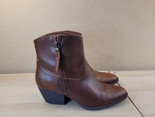 Frye and Co Brown Faux Leather Ankle Boots Side Zip Womens Size 8.5 M