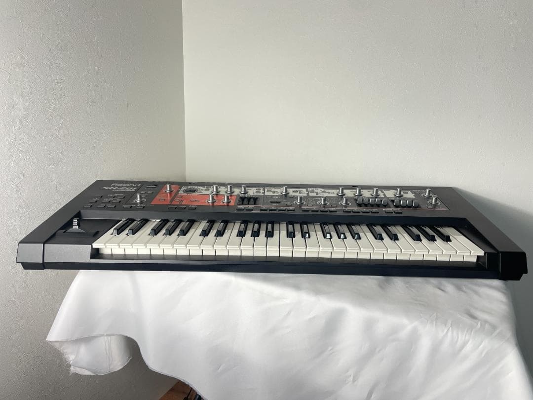Roland SH-201 Analog Modeling Synthesizer 49 Key Keyboard Preowned Japan