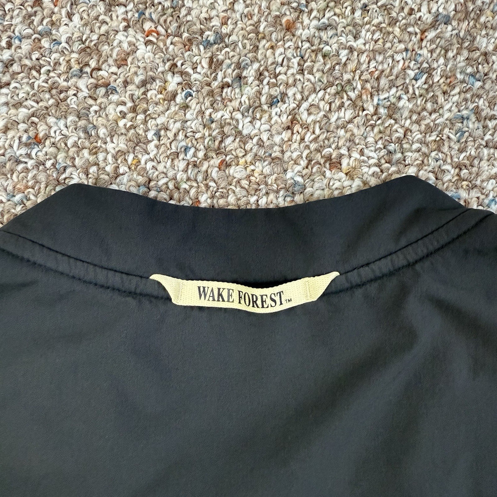 SACAI X NIKE Giacca Nike Wake Forest Baseball SQUADRA EMESSA manica corta 1 4 zip Dugout BP XL