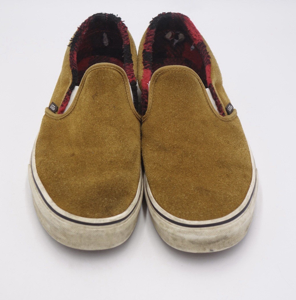 Size 11.5 - Vans Classic Slip-On Cozy Hug shoe in brown  display picture 3