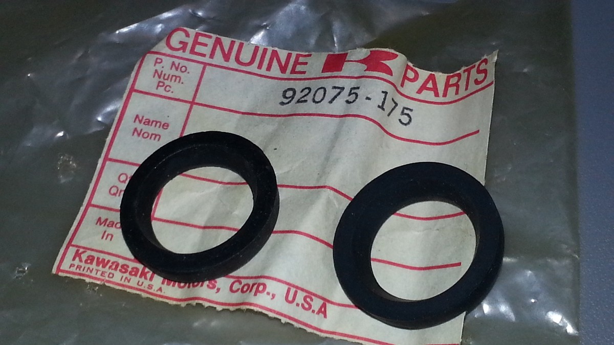 NOS KAWASAKI OEM Rubber Damper Qty 2 KE KD KZ EN ZX ZN Z1 Zl