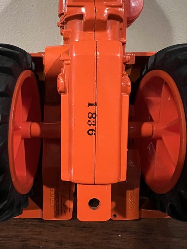1986 ERTL Orange Case 600 1/16 Scale Die-Cast Tractor - Picture 7 of 7