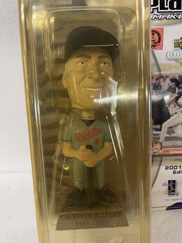 Collectible Cal Ripken Jr Play Makers by Upper Deck Booblehead, 2001 MLB Edition - Picture 2 of 4