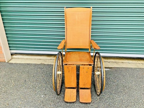 rolling chair with back