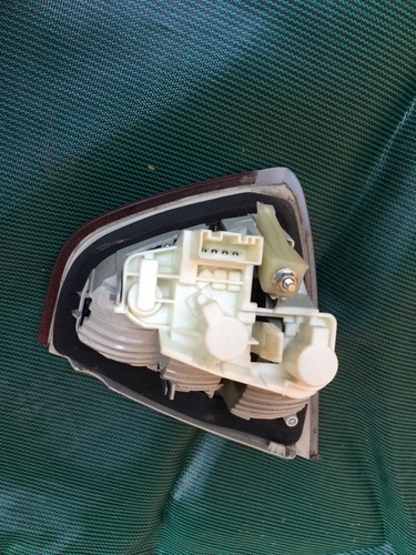 BMW Serie 3 2006-08 luz trasera tapa del maletero lado del conductor 6937459 6 937 459 #A2 - Imagen 2 de 3