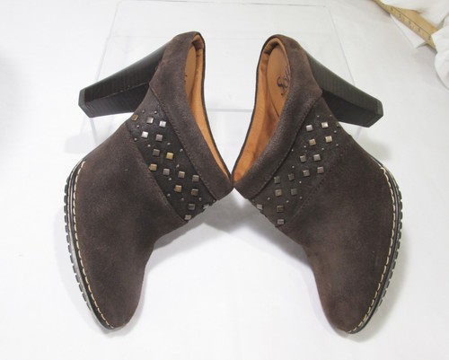 Sofft sz 9 M Dark Brown Distressed Suede 3.5" Heels Studded Mules/ Clogs - Picture 12 of 12