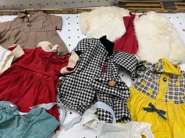 Lote de ropa vintage para muñeca Terri Lee vestidos abrigos mamelucos floreros conjunto de 16 pulgadas Foto 4 de 4