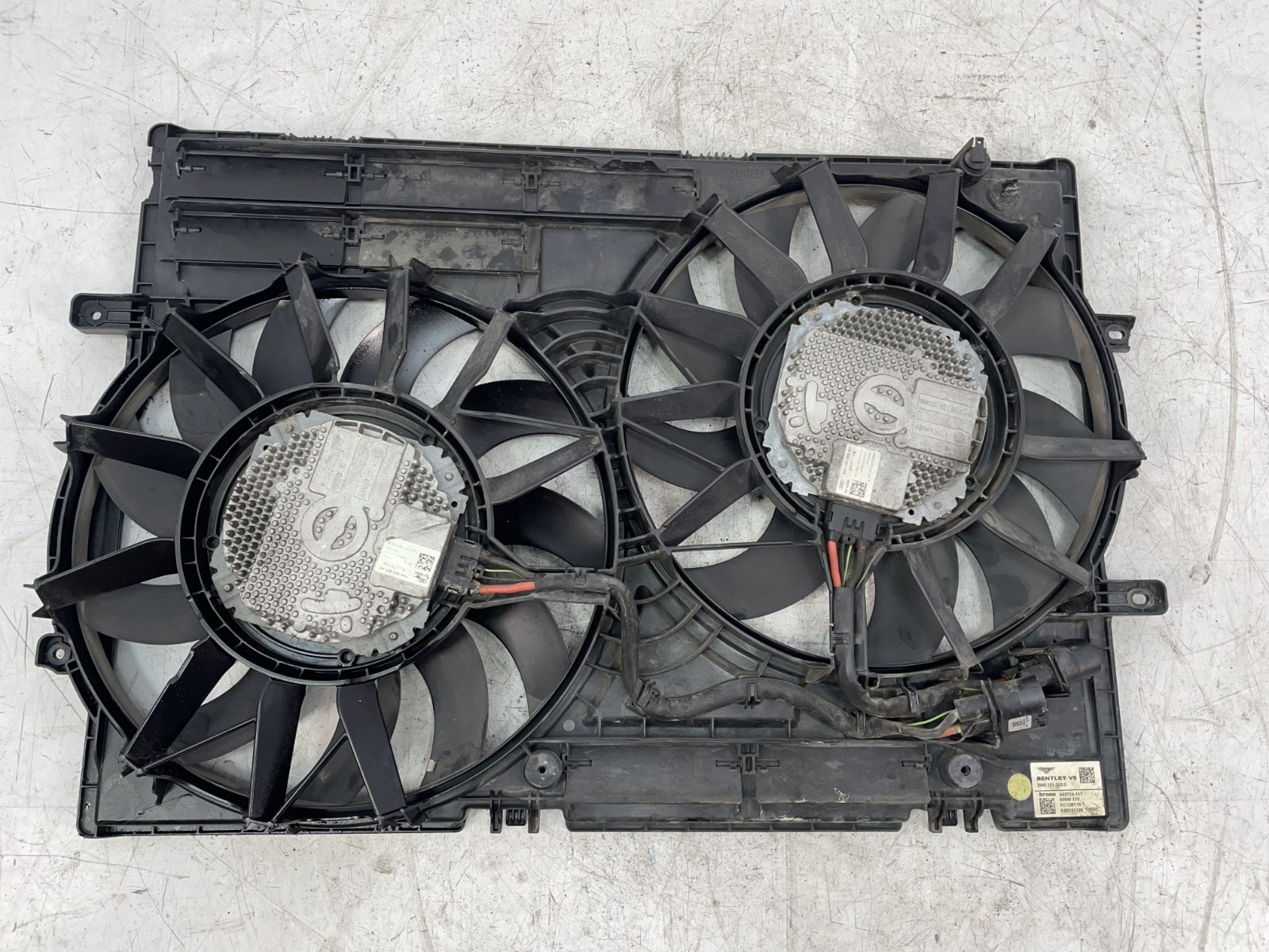 ✅ 13-17 OEM Bentley Continental GT 4.0L Radiator Cooling Fan Motor Assembly
