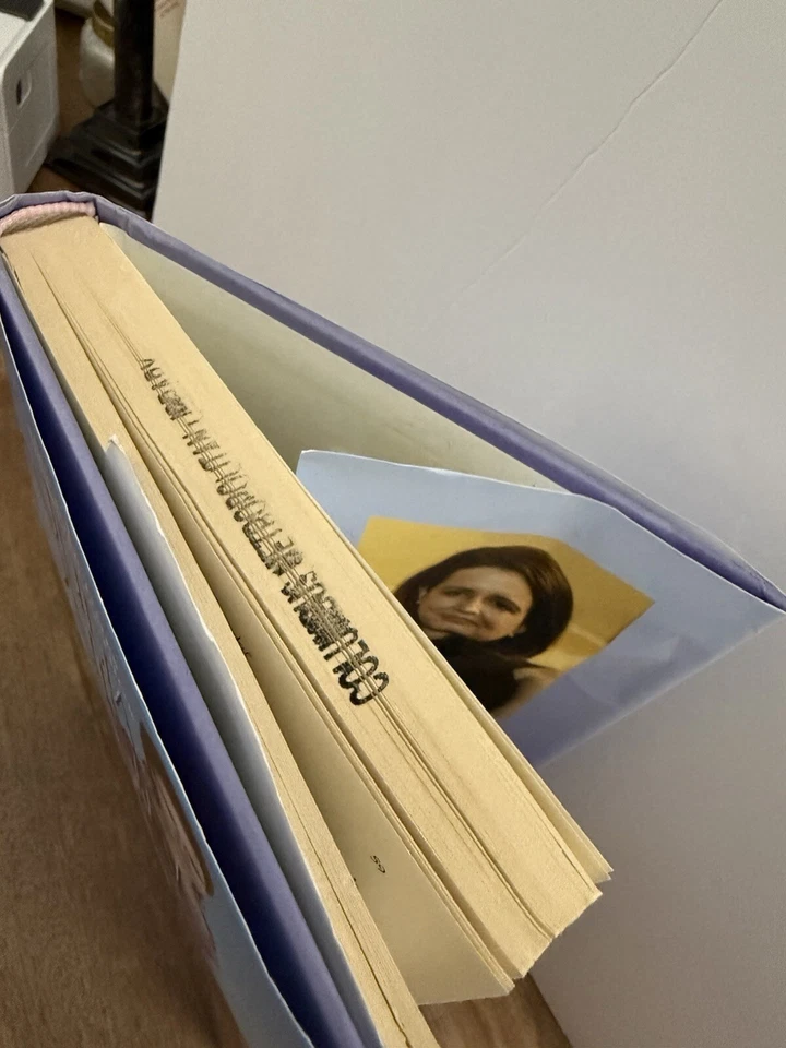 First Comes Scandal: A Bridgerton Prequel (A Bridgerton Prequel) Hardback 1st Ed - Image 3 of 4