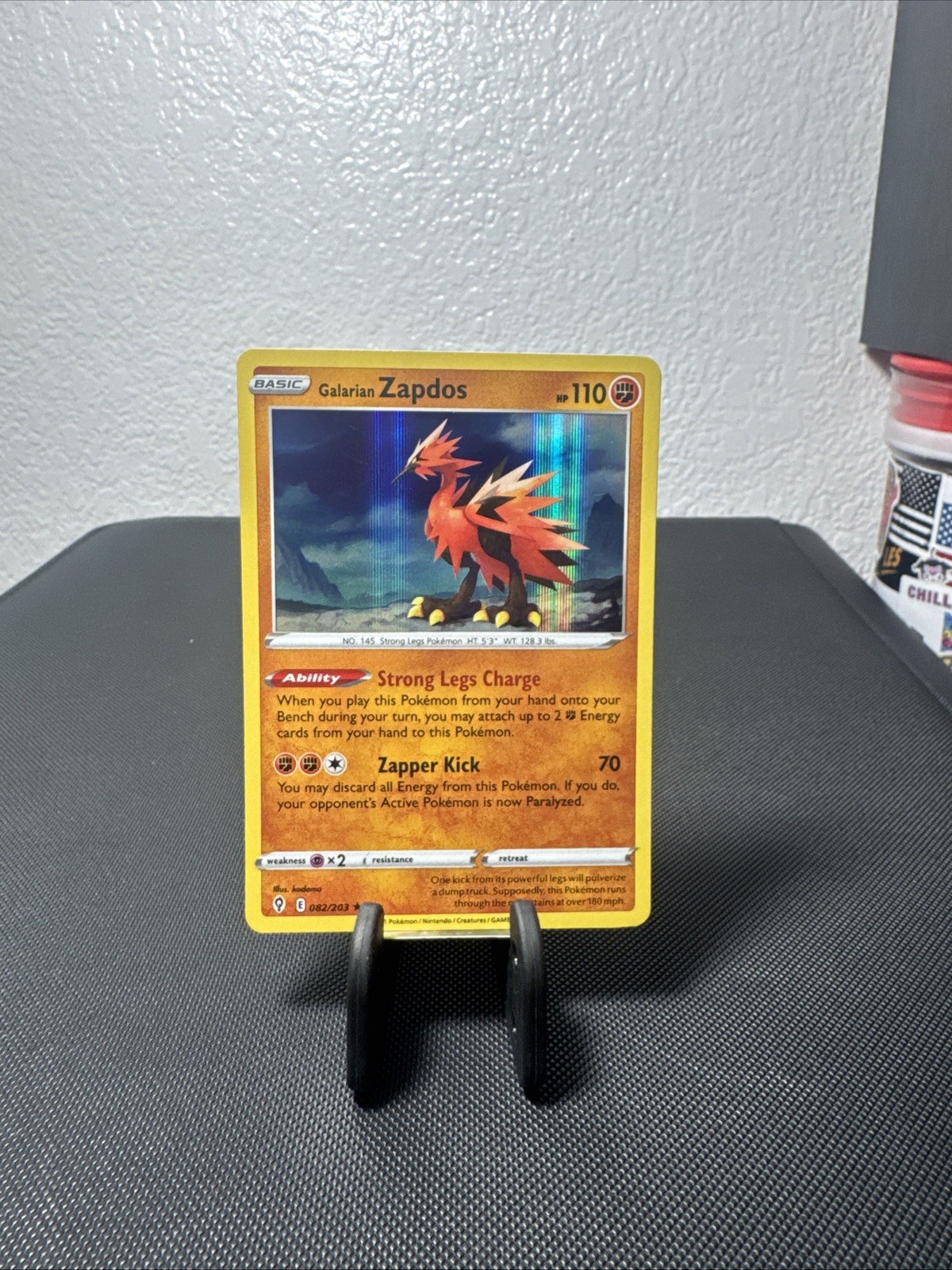 Galarian Zapdos - 082/203 (Holo Rare) #82 Pokemon Sword & Shield: Evolving Skies