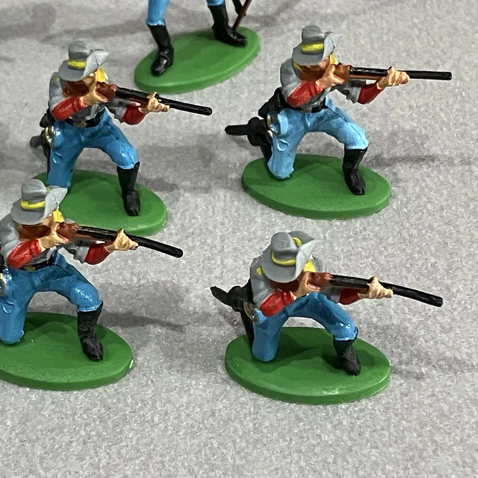 Britains Compatible Herald 8x US Civil War South Infantry Soldiers (DSG) - Image 3 of 4