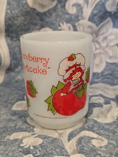 Vintage 1980 Strawberry Shortcake Anchor Hocking Coffee Mug Milk Glass USA Made