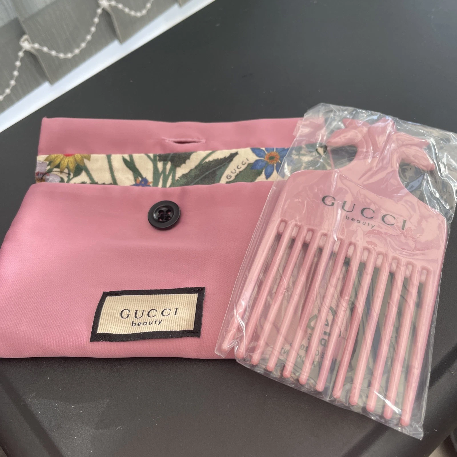 NEW Gucci Bag Cosmetic Floral Organizer Pink Comb
Opens in a new window or tab