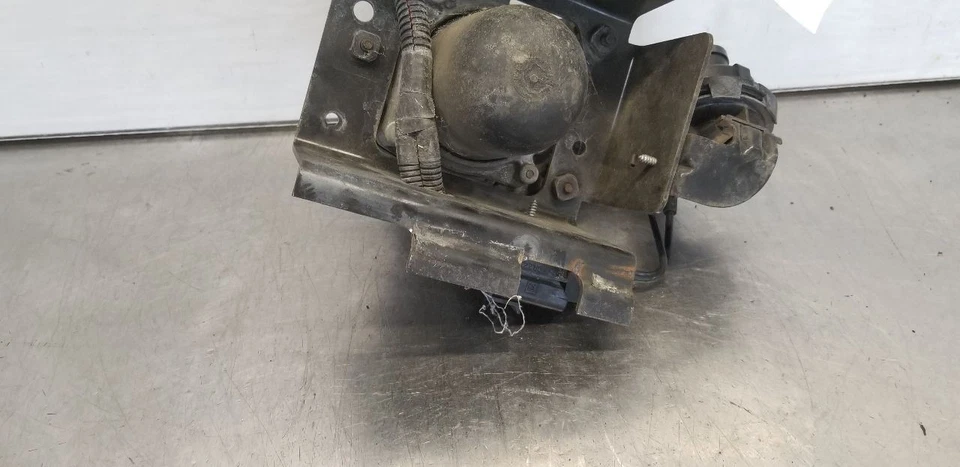 Bomba de inyección de aire Chevy Tahoe 99 5,7 L Foto 3 de 4