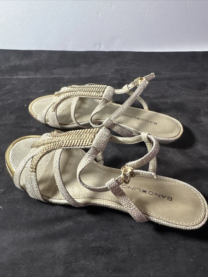 BANDOLINO 金属金色凉鞋 带金钉 尺寸 6 状况良好 鞋底 穿过 — 第 3/4 张图片