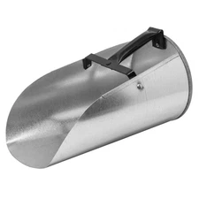 FARM-TUFF Metal Poultry Feed Scoop with Enclosed Handle, 6qt Capacity