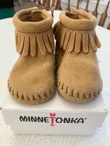minnetonka baby booties