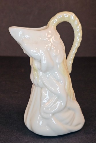 Belleek Creamer Angel Figural Made in Ireland White and Yellow - Picture 3 of 6