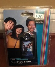 New Vivitar Digital Photo Frame Keychain 1.5" Screen 107 Photos MAC PC NIP