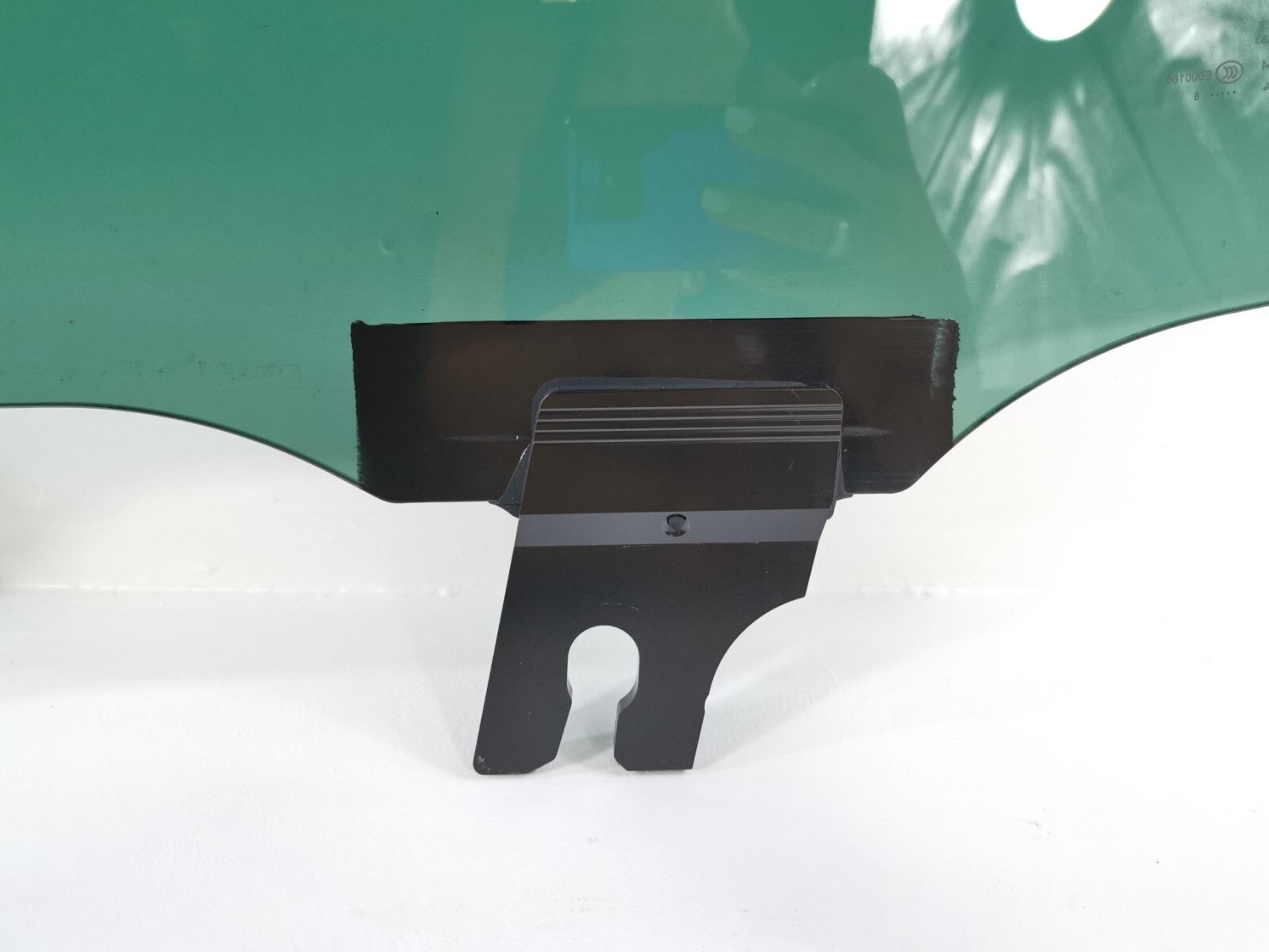 MASERATI Levante 3.0L 2019  REAR RIGHT SIDE DOOR WINDOW GLASS 670033362 OEM