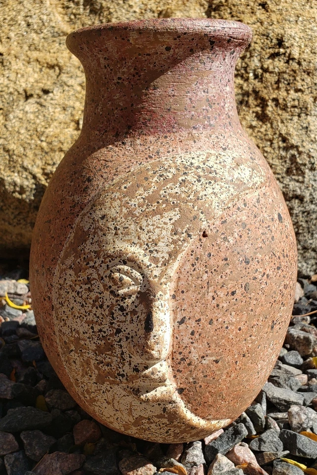 Vintage SOUTHWESTERN, DECORATIVE CLAY SUN & MOON VASE Made In Mexico - Image 2 of 4
