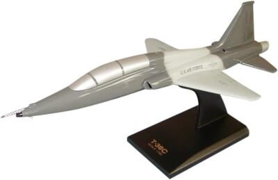 USAF Northrop T-38C Talon Supersonic Trainer Desk Top 1/32 Jet Model SC Airplane