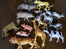 HUGE Lot of Small Plastic Animals Safari Zoo and Farm Animals Figures Toys
