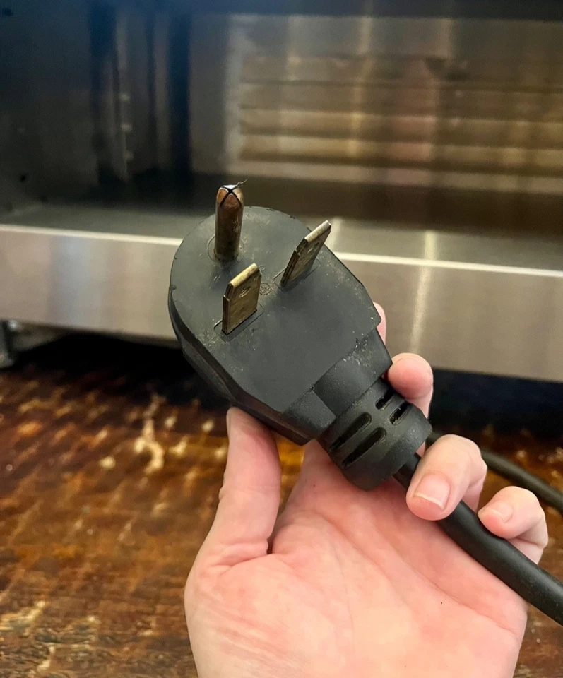 Vollrath CM4-20835 JW30 35" 台面奶酪熔化器 - 208V — 第 2/4 张图片