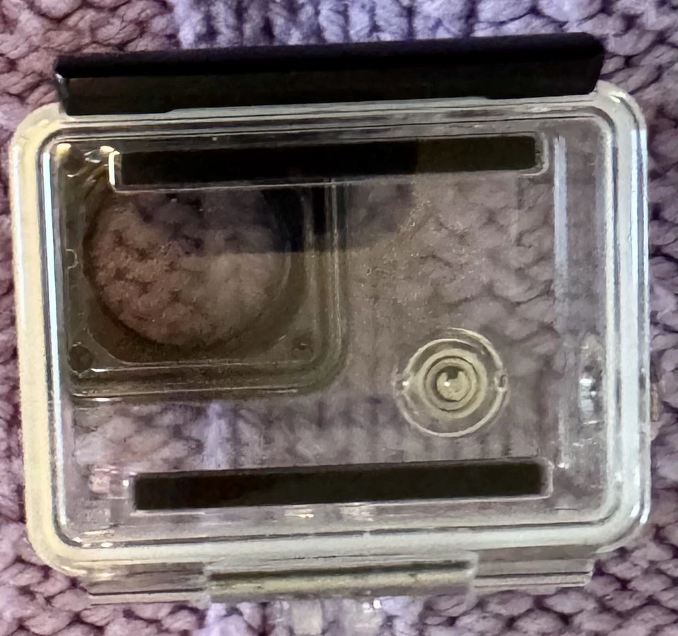 Carcasa rígida impermeable de plástico GoPro HERO Foto 2 de 3