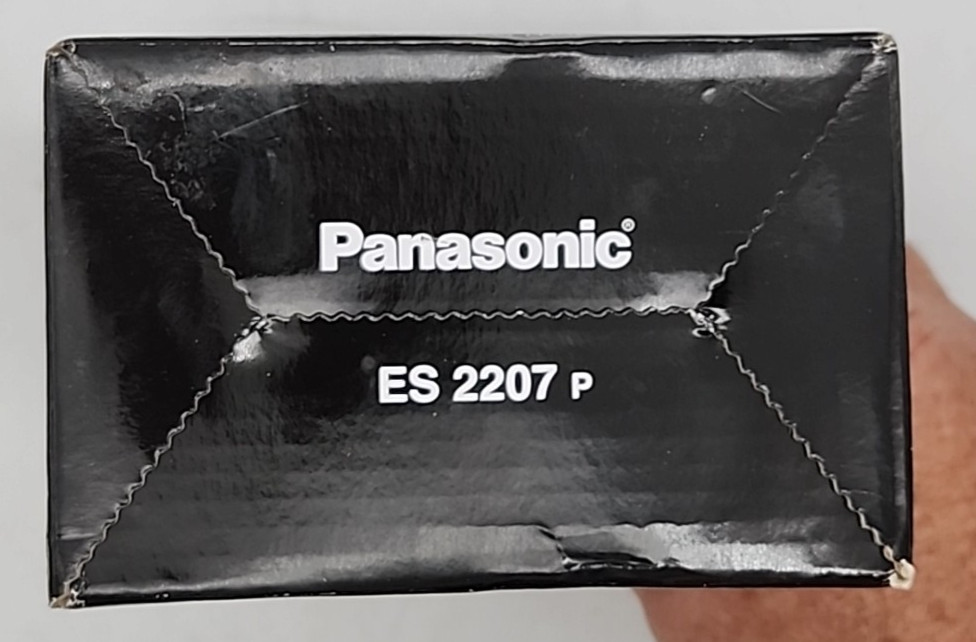 Panasonic Close Curves Ladies Wet Dry 3-Blade Shaver ES2207P w/ Pop-Up Trimmer