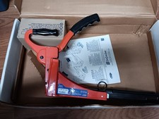 CCC Clincher Carton Closing STAPLING MACHINE Manual Stapler