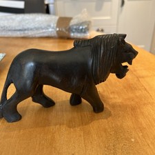 Vintage Beautifully Carved Wooden Lion Figurine 18cm