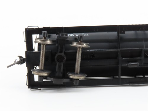 HO Scale Atlas 1068-1 RTCX Republic 11,000 Gallon Single Dome Tank Car #5051 - Picture 8 of 12