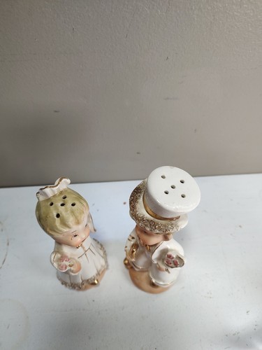Bride & Groom Salt & Pepper Shakers Midcentury Porcelain Wedding Decoration - Picture 8 of 15